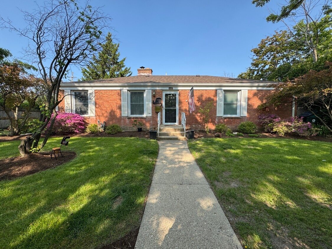 Primary Photo - 600 Garfield Ave