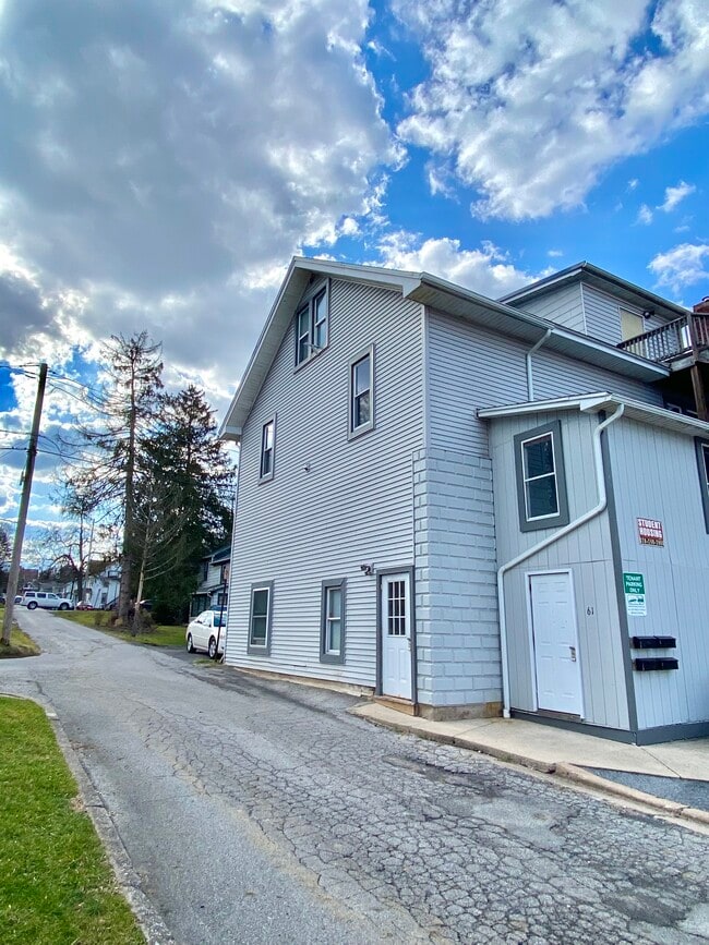 Building Photo - 61 N Jones St