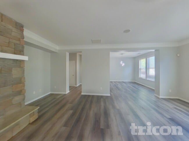 Foto del edificio - 7457 Mistydawn Dr