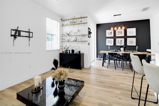 Foto del edificio - 4362 NW 114th Path