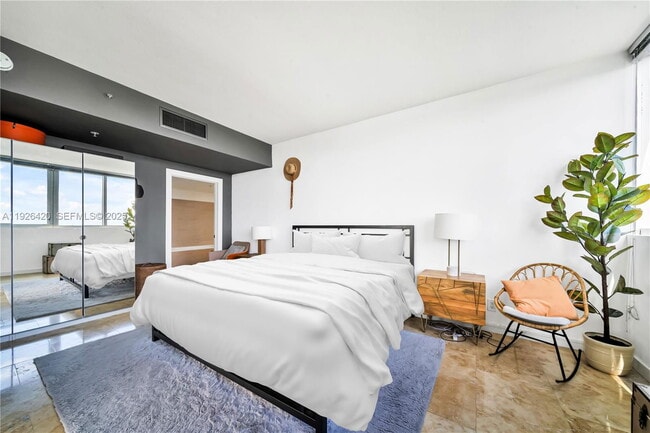 Foto del edificio - 7929 West Dr