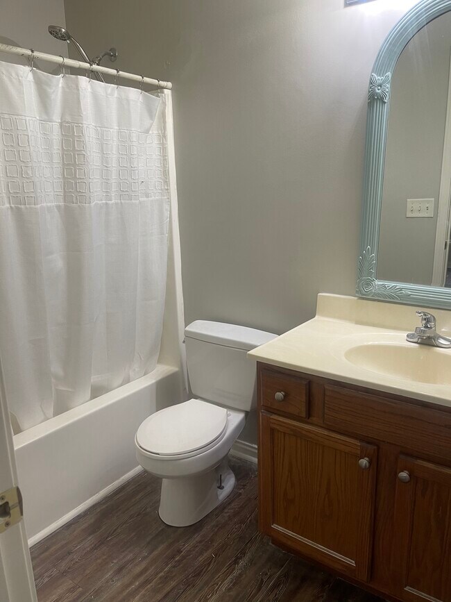 Foto del edificio - 406 Camden Cir