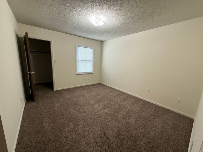 Foto del edificio - 2 Bedroom, 1 Bath Duplex