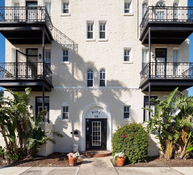 The Ritz - The Ritz Apartment