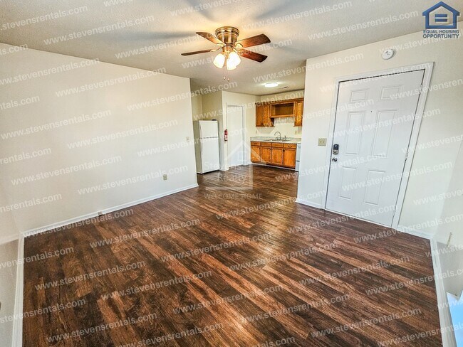Building Photo - 140 Bybee Woods Dr