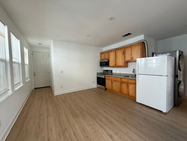 Building Photo - Spacious 4BD/4BA Single Family Home in Prime Santa Clara Location Near Apple Campus & Santa Clara...