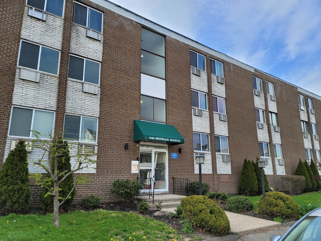 Primary Photo - 345 Benham Ave