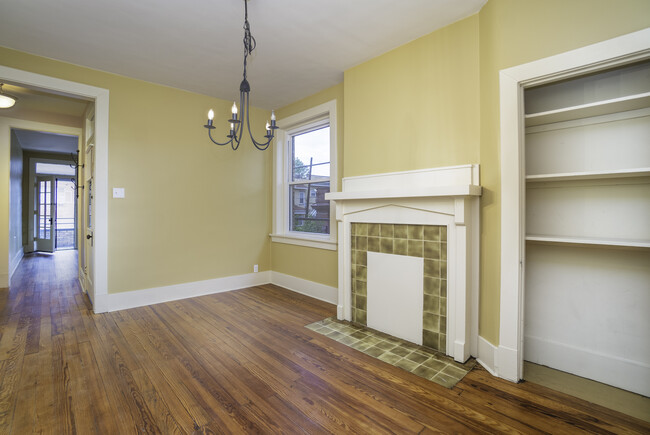 Dining room with large windows - 4121 Davison St