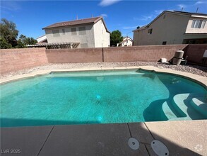 Building Photo - 6042 Highland Gardens Dr