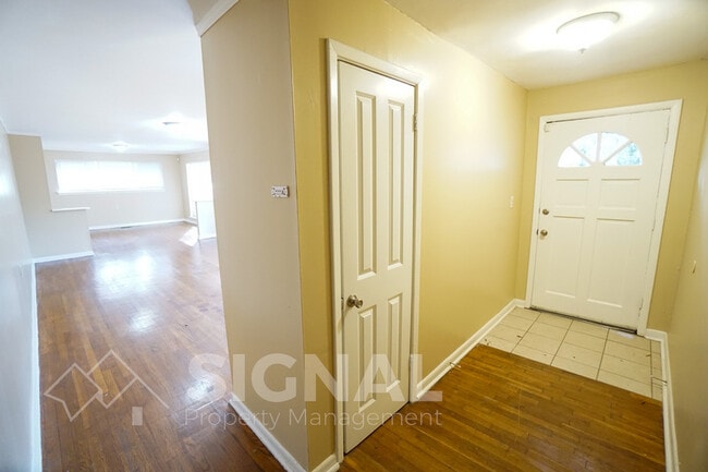 Foto del edificio - 1045 Walker Ave