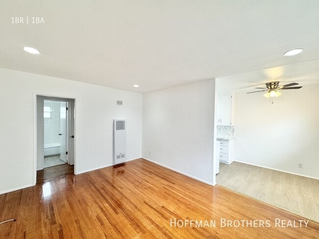 Building Photo - 1025 17th St
