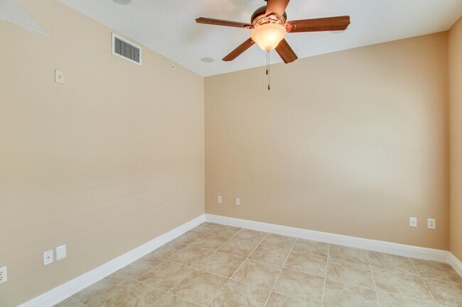 Building Photo - Experience Lakefront Luxury - Stunning Gro...