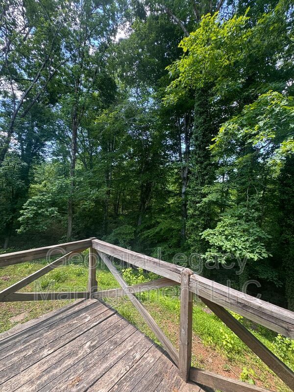 Photo - 1122 Sweetwater Cir House