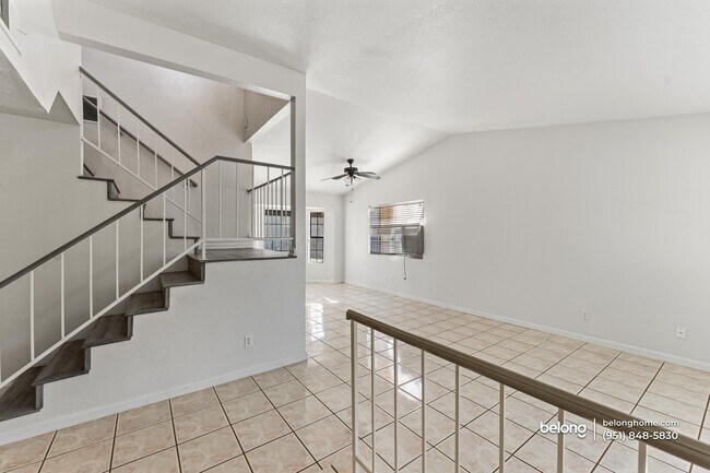 Foto del edificio - 24363 Comfort Ct