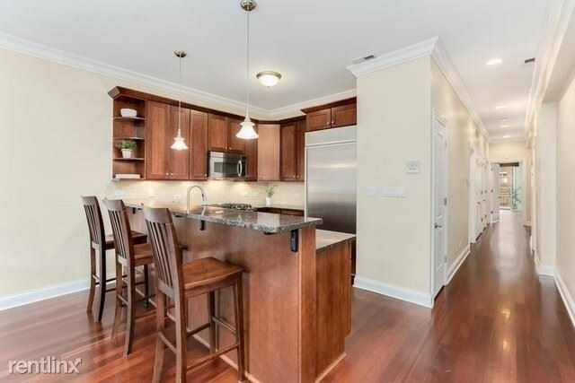 Primary Photo - 2921 N Lincoln Ave