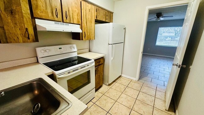 Foto del edificio - 979 BERKLEY ROAD Unit #3, AUBURNDALE, Flor...
