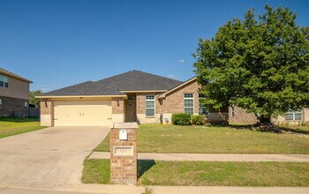 Building Photo - 1520 Walker Pl Blvd