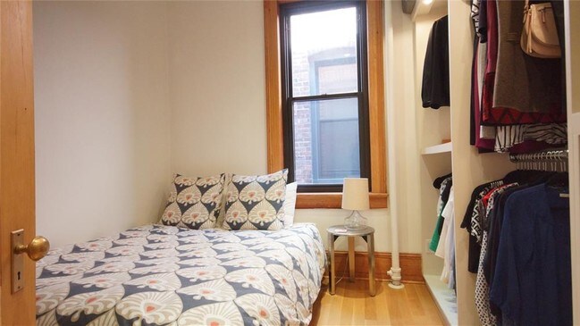 Foto del edificio - 223 W 21st St