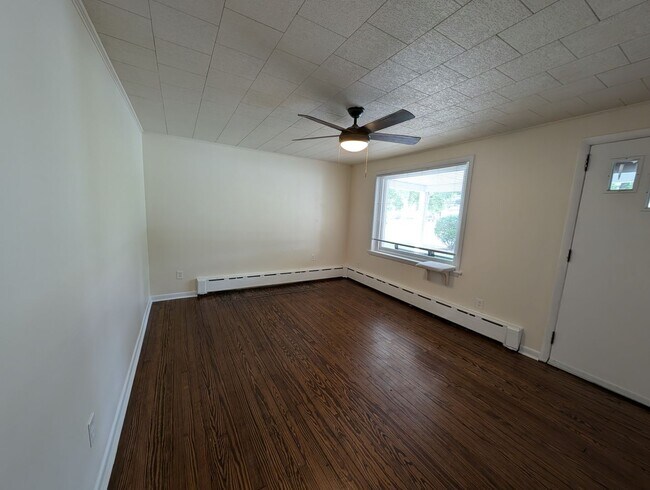 Foto del edificio - 4 Bed 1.5 Bath Home in Gilbertsville