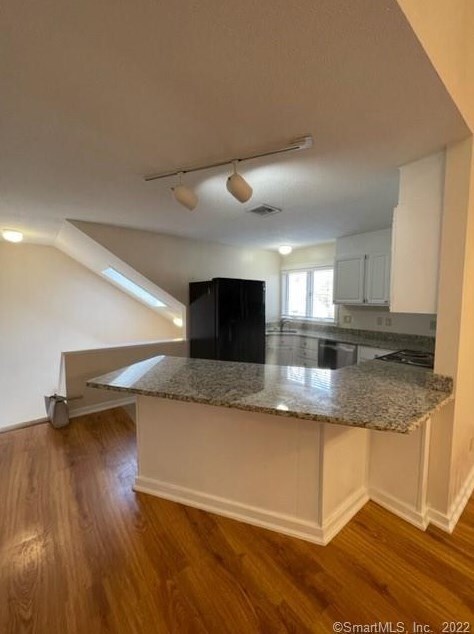 Building Photo - 1469 Farmington Ave