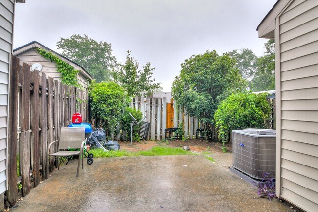Foto del edificio - 2 Bed Townhouse!