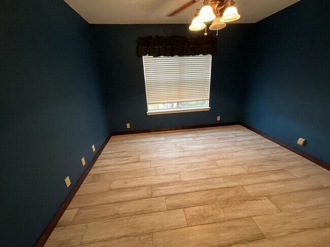 Foto del edificio - Beautiful Executive 3bd/2bath home in Joplin!