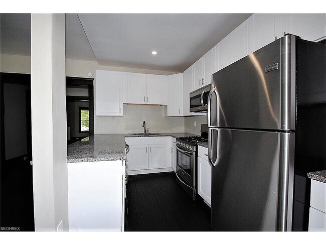 Foto del edificio - 1374 Cove Ave