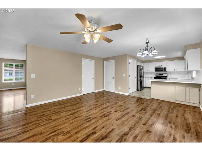 Foto del edificio - 1320 NW Maple Ln