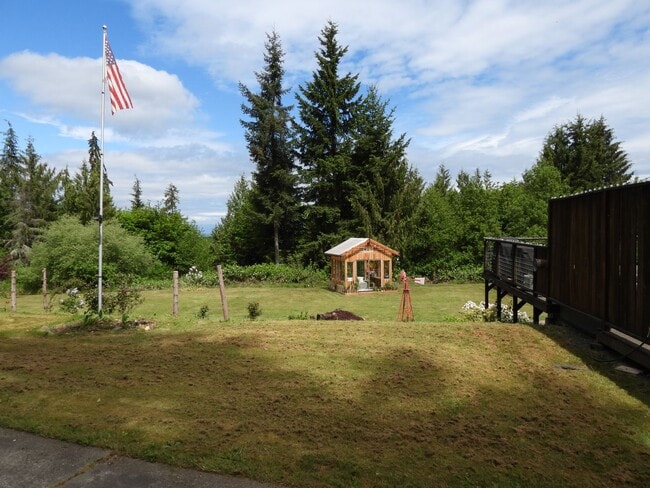 Building Photo - Quality Country Living