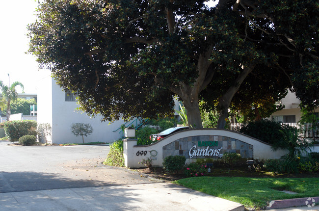 Foto del edificio - Eaton Gardens Apartments