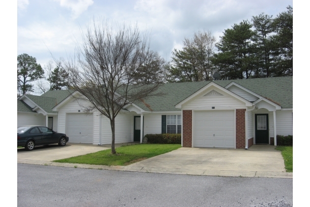 Primary Photo - Overlook Apartments