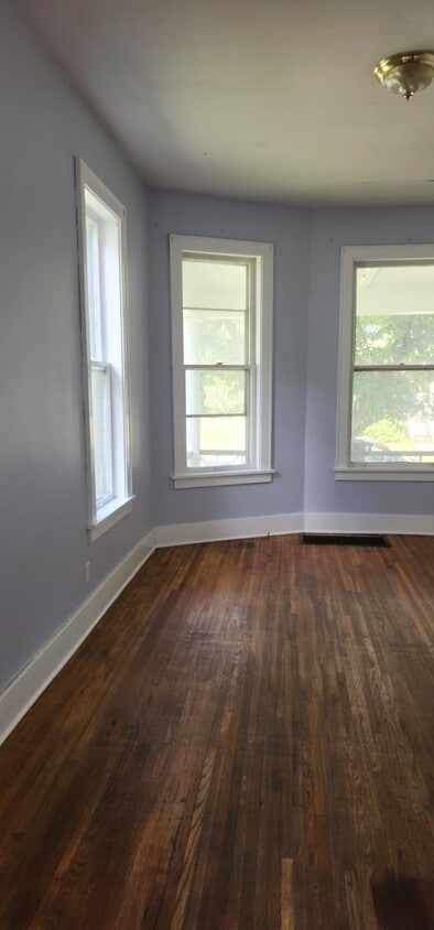 Primary Photo - 1213 E Jefferson St
