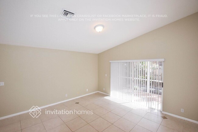 Foto del edificio - 4010 Laurelwood Ln