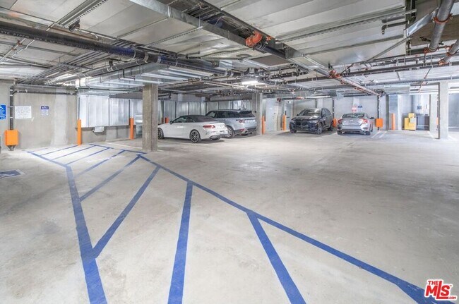 Building Photo - 3672 Jasmine Ave