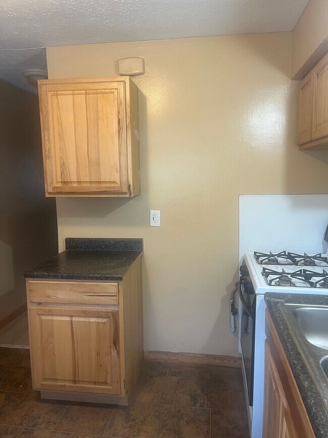 Foto del edificio - 2 Bedroom Townhome - Bedford