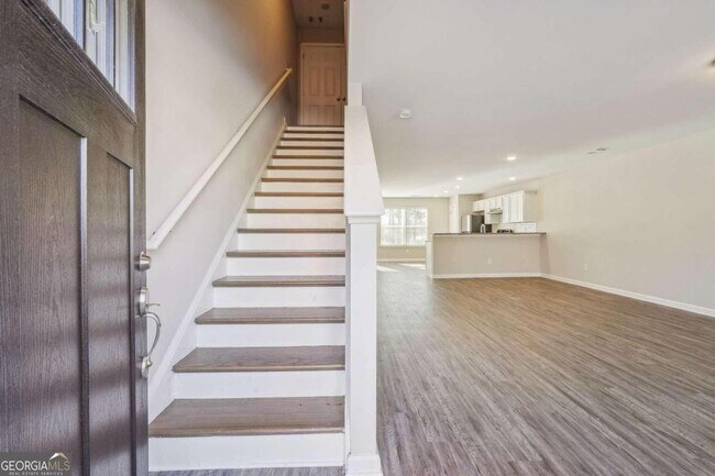 Foto del edificio - 4420 Pinscher St