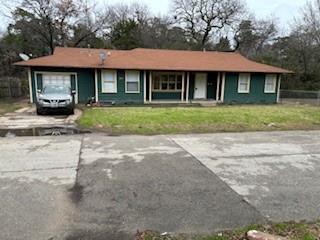 Primary Photo - 2122 W Lakeview Dr