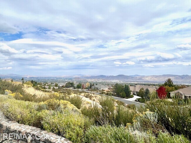 Building Photo - 4 br, 3.5 bath House - 3346 White Mountain...