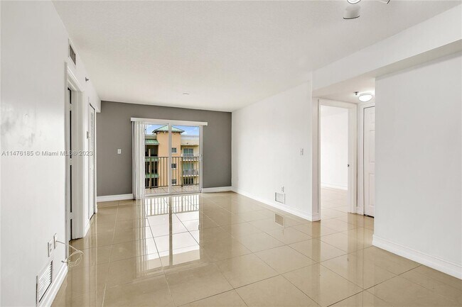 Foto del edificio - 2415 NW 16th St Rd