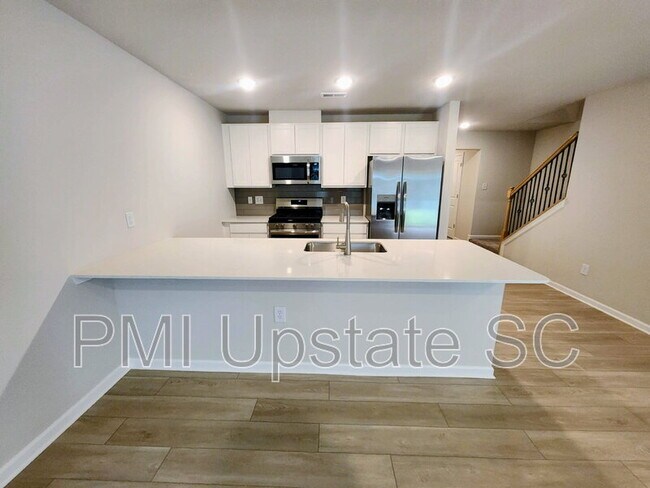 Foto del edificio - 810 Sandbach Rd