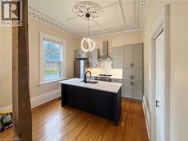 Building Photo - 14 ARNOLD St