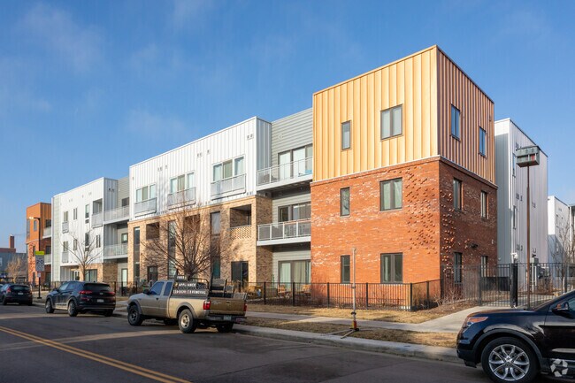 Building Photo - 2550-2590 Lawrence St