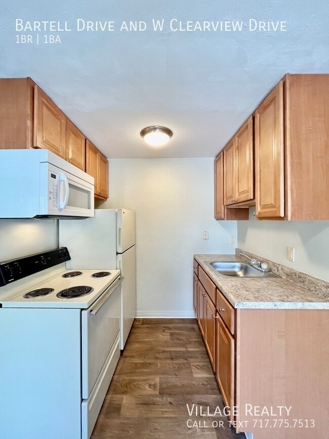 Building Photo - 51 W Clearview Dr