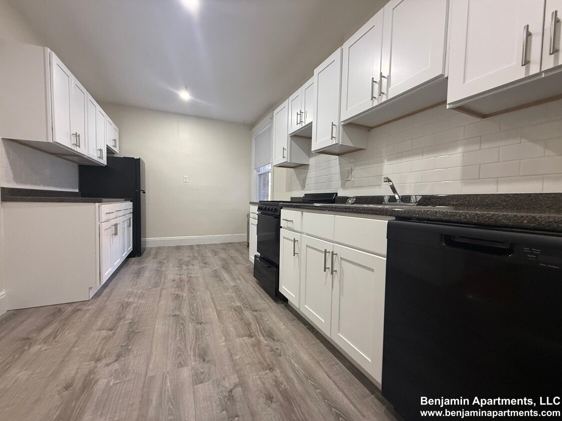 Primary Photo - 1626 Commonwealth Ave