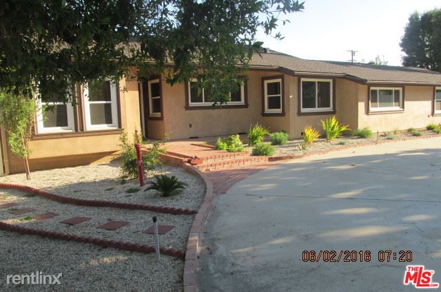 Primary Photo - 21218 Community St