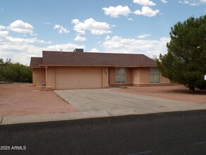 Building Photo - 1331 Deborah Dr