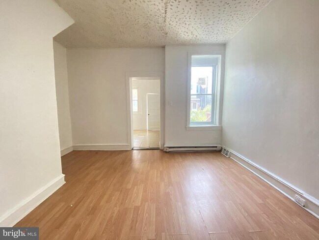 Building Photo - 2228 W Firth St