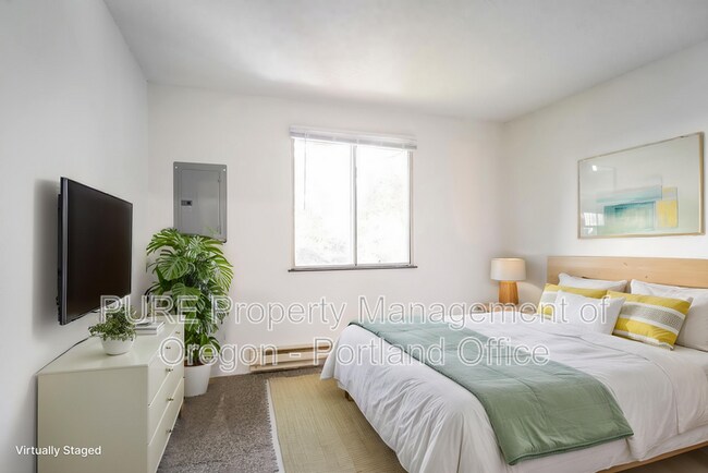 Foto del edificio - 14206 NE Sandy Blvd