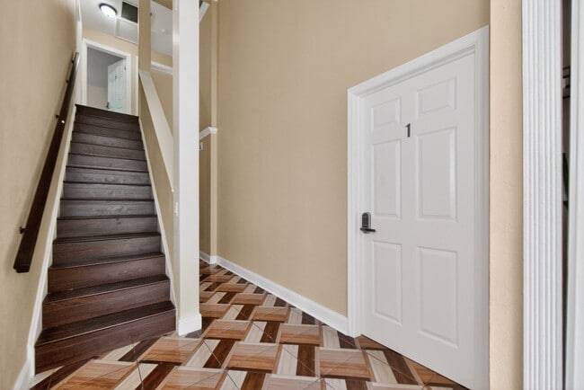 Photo - 2 Sweetbay Ln House