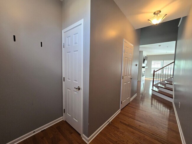 Foto del edificio - Entertainers Dream - Beautifully maintained 3 Bedroom Townhouse in Haymaker Pointe